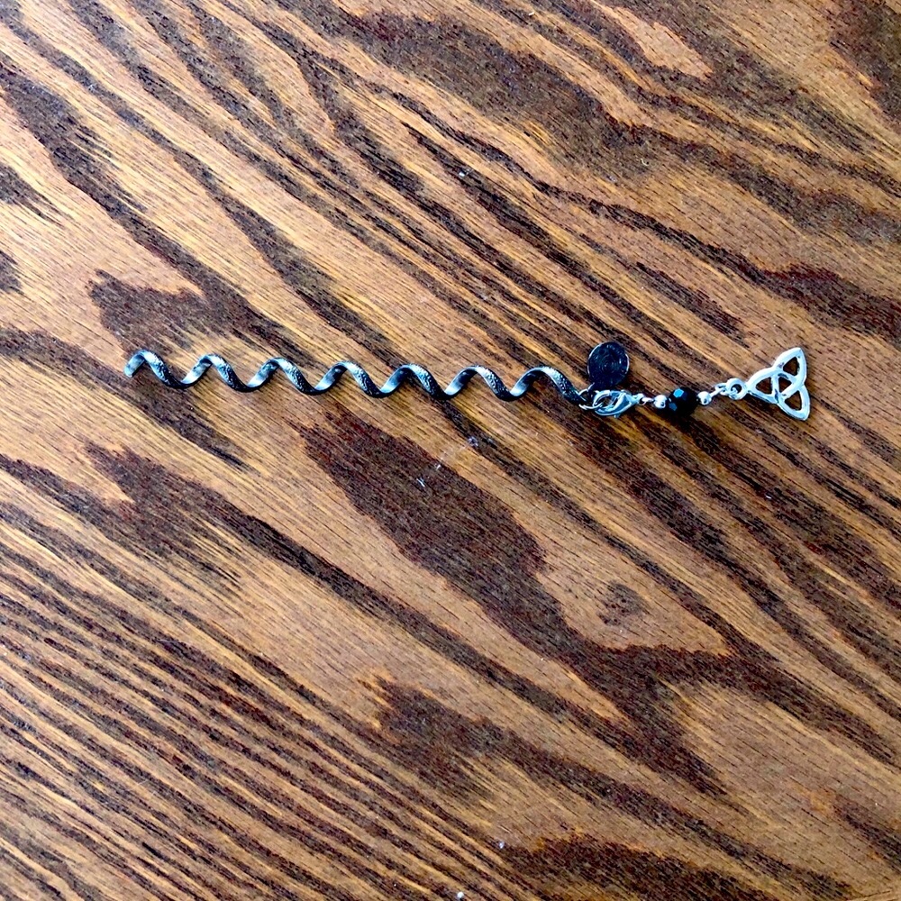 Mini Renaissance Hair Twist